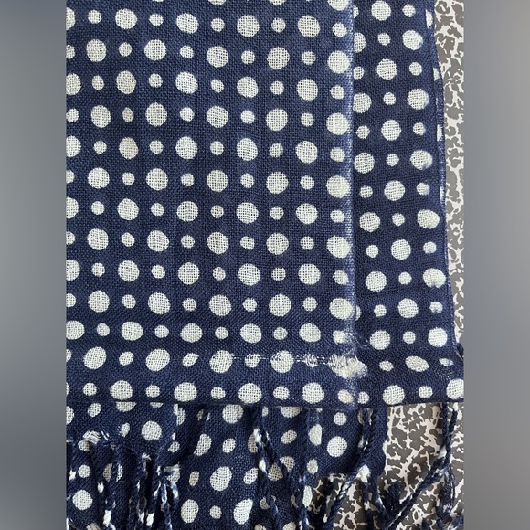 🧣 Tory Burch Long Rectangular Scarf - Picture 3 of 8